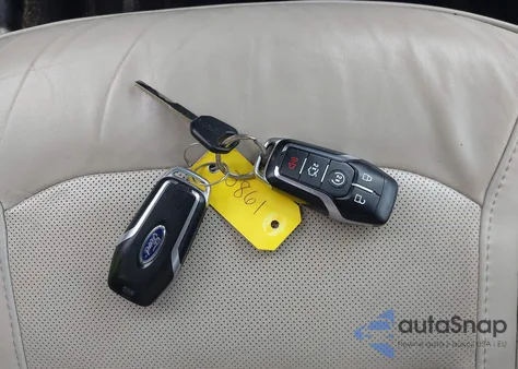 2017 Ford Explorer Platinum из США, поврежденный, VIN 1FM5K8HT9HGD01300